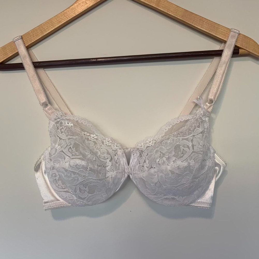 Oscar De La Renta White Lace Bra